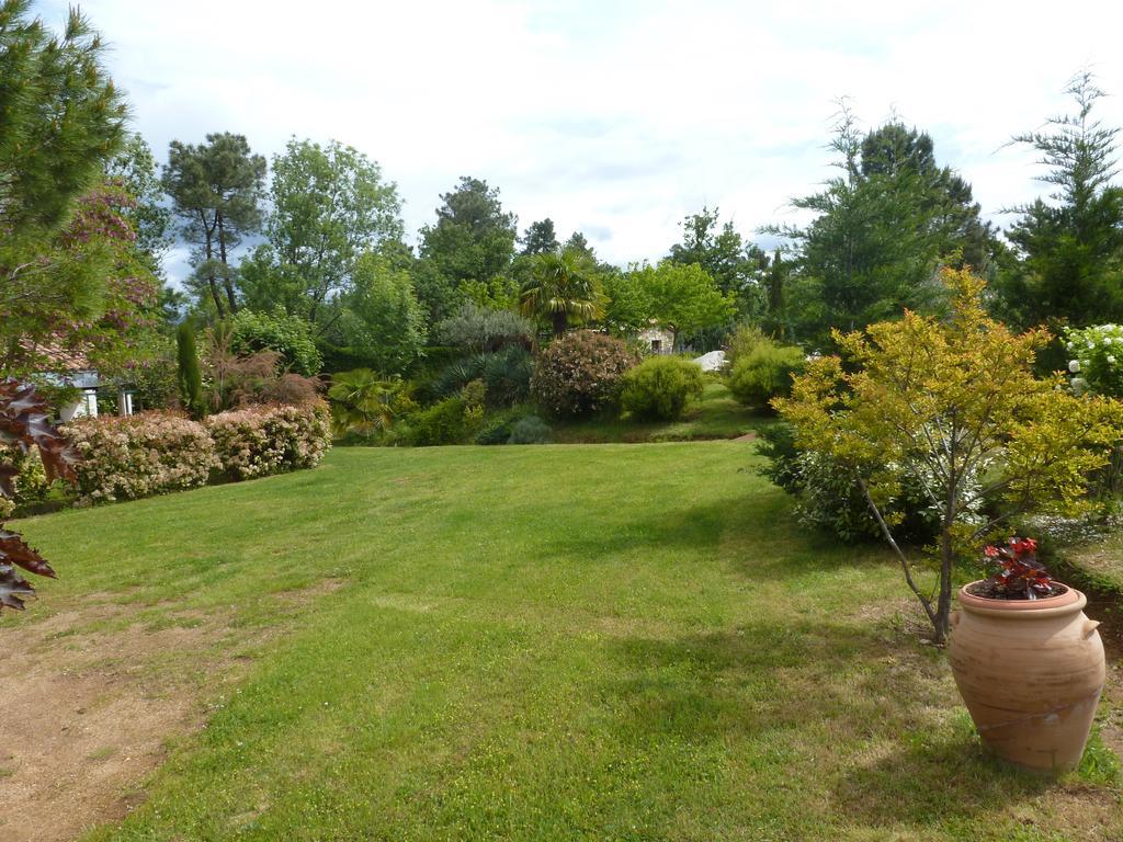 Domaine Du Planas Ailhon Ardeche Bed & Breakfast Ruang foto